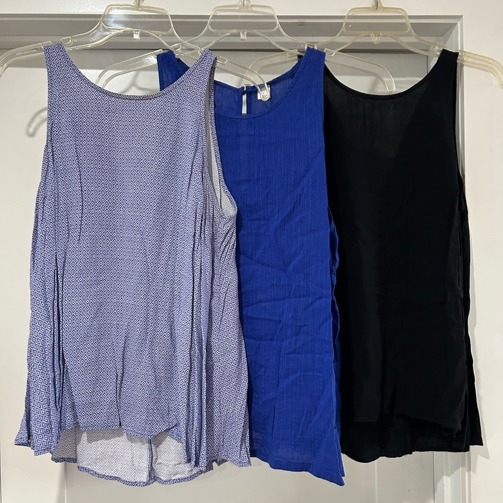 3 Pack of Old Navy Swing Tops